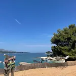 Luxury Seaside House With 2 Bathrooms *