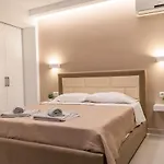 Luxury Seaside House With 2 Bathrooms *