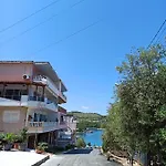 Luxury Seaside House With 2 Bathrooms Εξαμίλιο