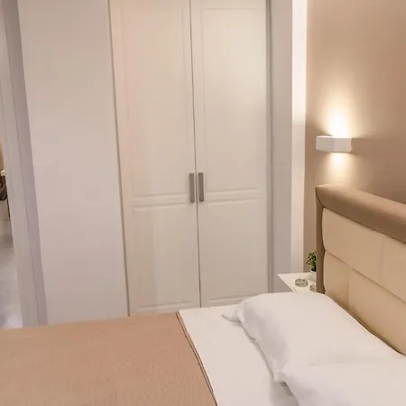 Luxury Seaside House With 2 Bathrooms Ksamil