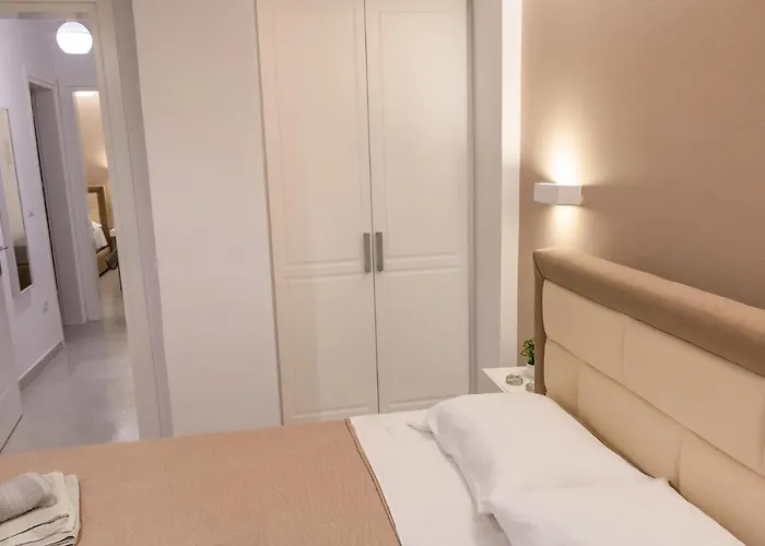 Luxury Seaside House With 2 Bathrooms Ksamil