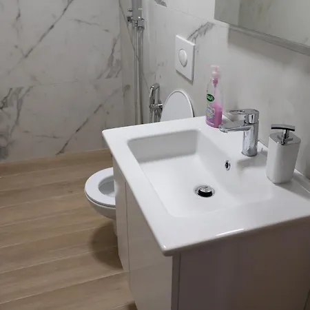 Seaside House With 2 Bathrooms - Ronaldo Apartman Ksamil