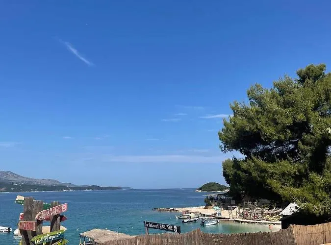 Luxury Seaside House With 2 Bathrooms *